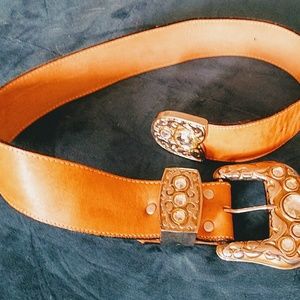 STREETS AHEAD RHINESTONE BELT, MED **LAST CHANCE *
